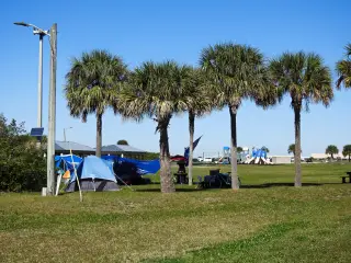 Manatee Cove FamCamp